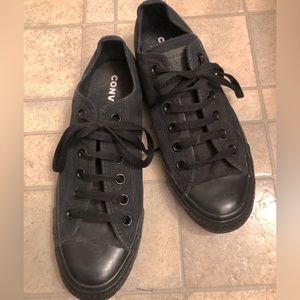 Black Converse size 9